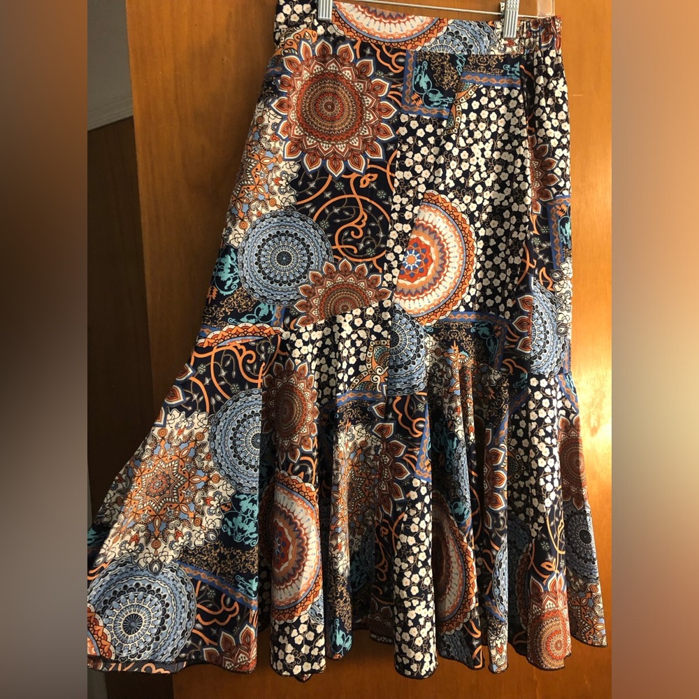Stunning midi skirt